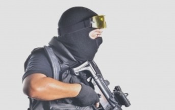 Police armed & dangerous